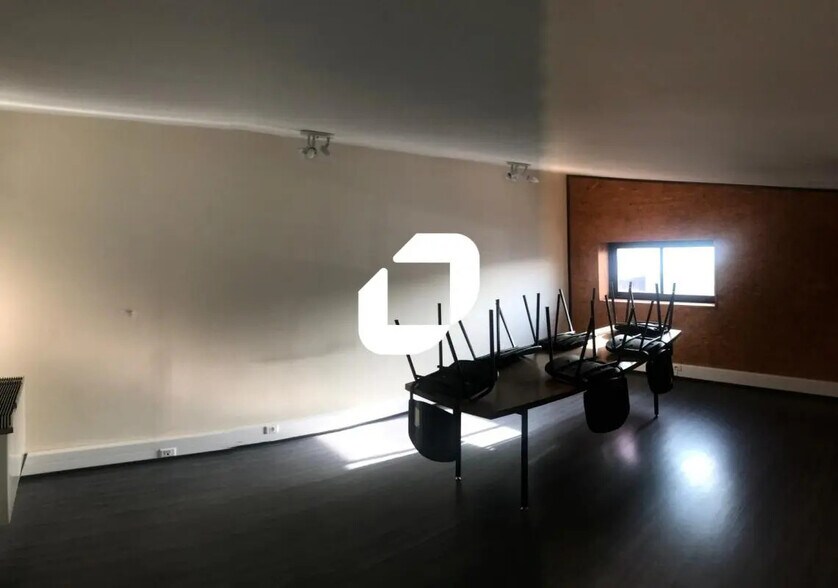 Flex in Cormontreuil for lease - Building Photo - Image 3 of 4