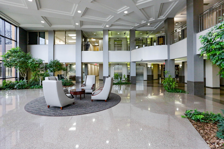 26200 Town Center Dr, Novi, MI for lease - Interior Photo - Image 1 of 7