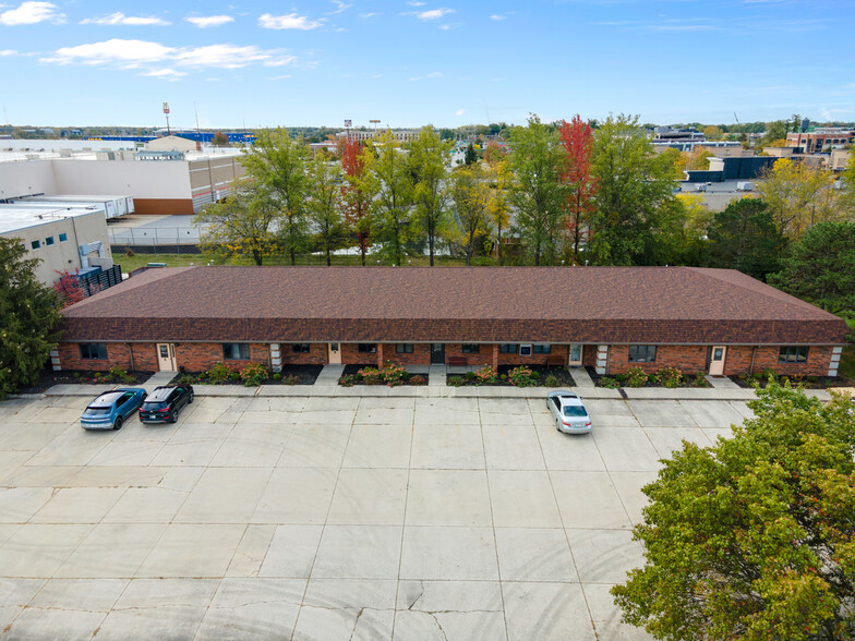 8977 Technology Dr, Fishers, IN for lease - Building Photo - Image 2 of 5