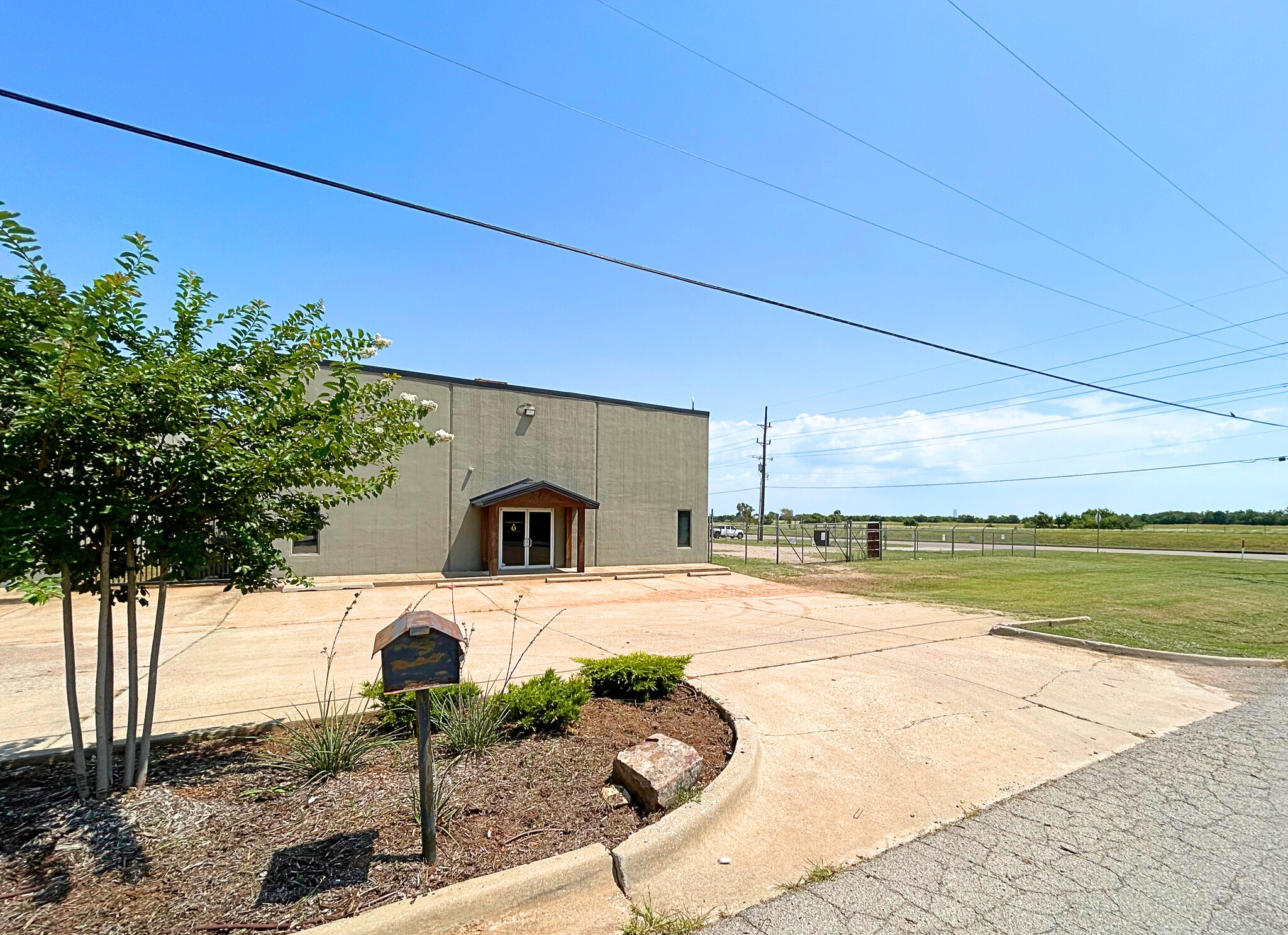 6515 SW 57th St, Oklahoma City, OK for lease Building Photo- Image 1 of 6