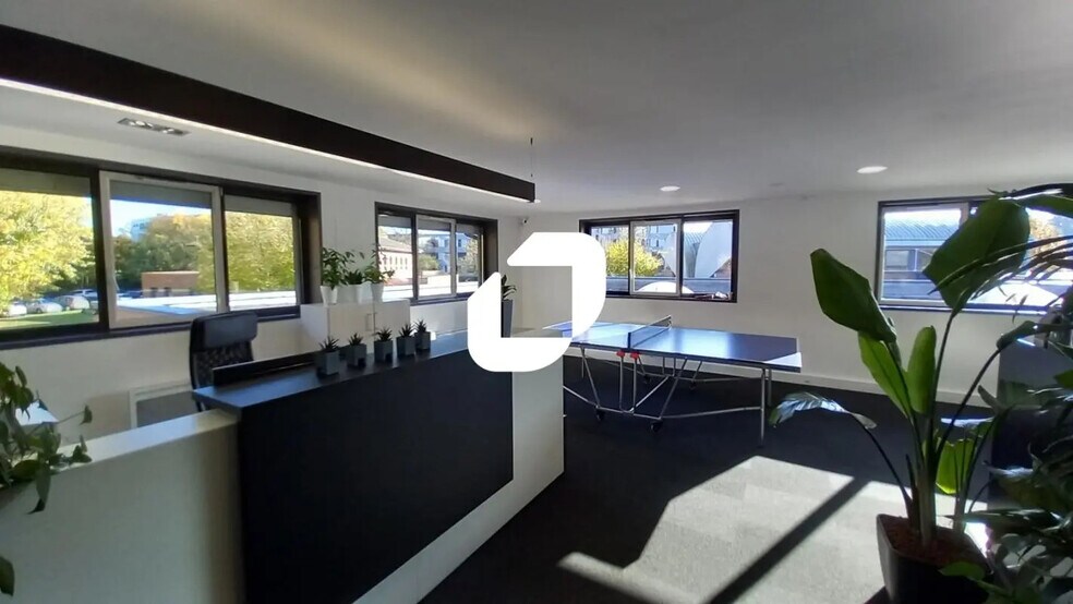 Office in VILLENEUVE-D'ASCQ for lease - Interior Photo - Image 2 of 9