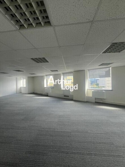 Office in Nice for lease - Interior Photo - Image 3 of 31