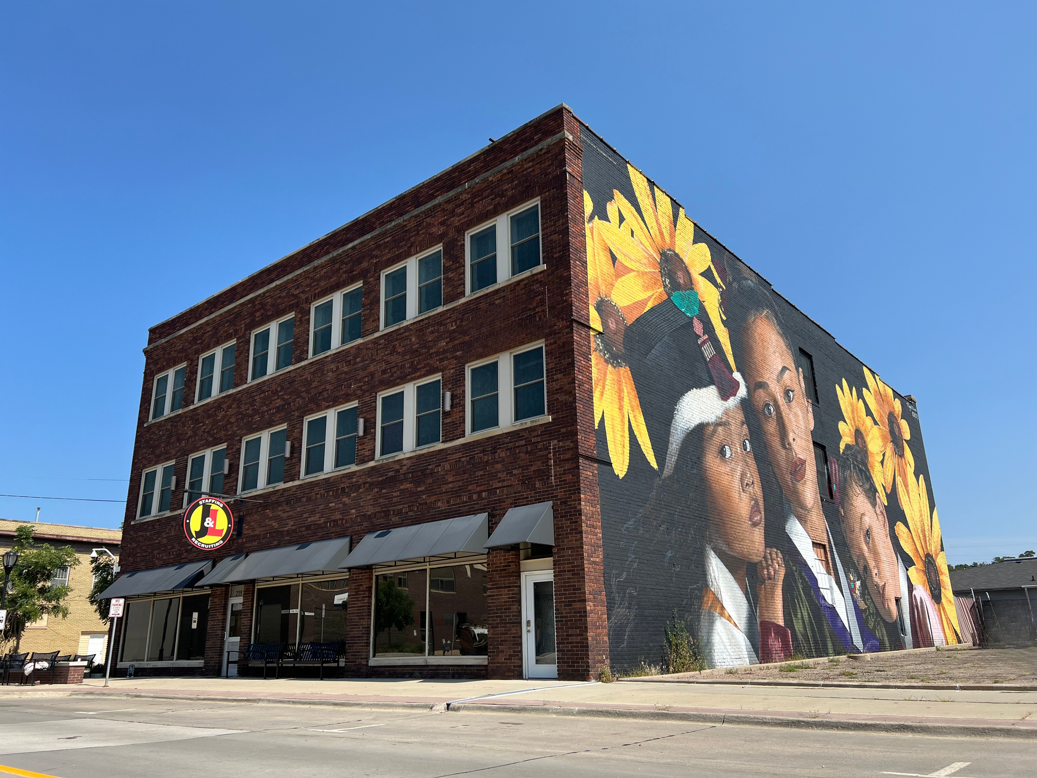 219-223 W 7th St, Sioux City, IA for sale Building Photo- Image 1 of 2