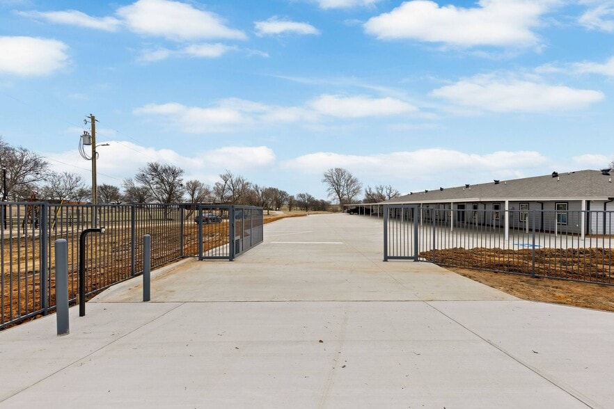 8092 County Road 604, Alvarado, TX for sale - Building Photo - Image 3 of 21