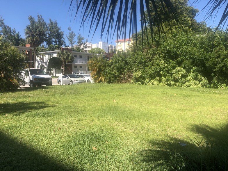 1020 93rd St, Bay Harbor Islands, FL for sale - Primary Photo - Image 1 of 1