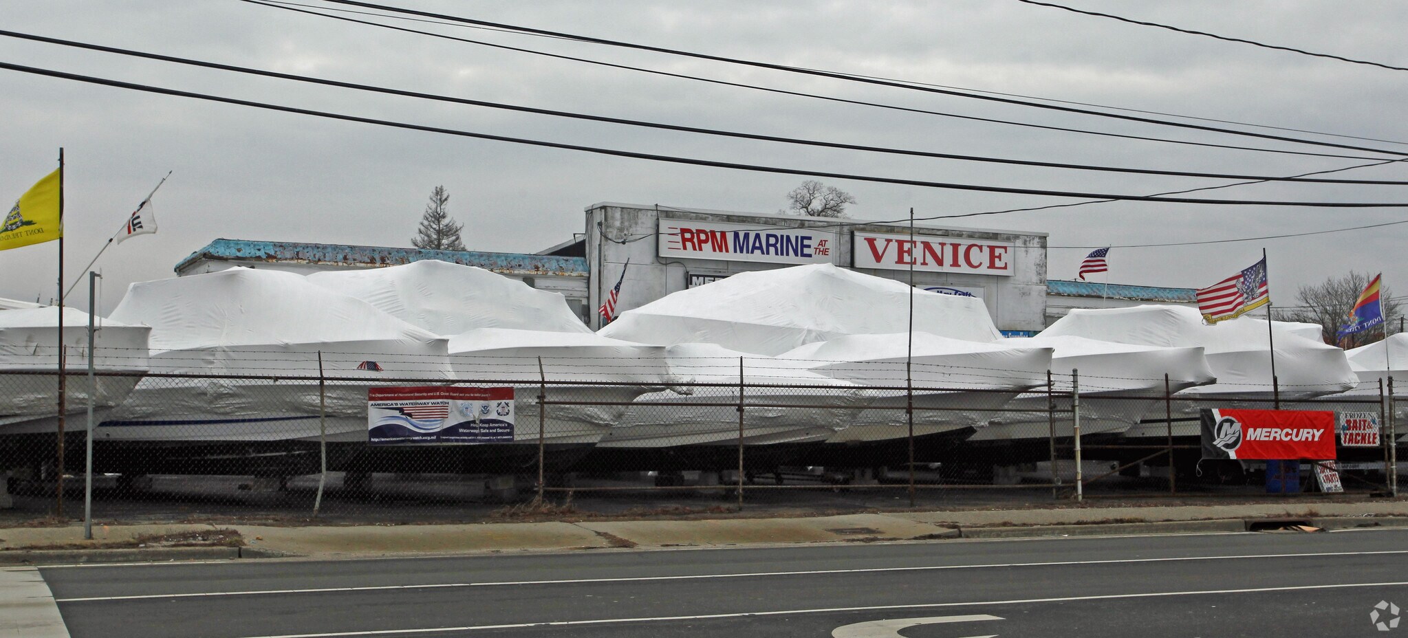 711 W Montauk Hwy, Lindenhurst, NY for sale Primary Photo- Image 1 of 1