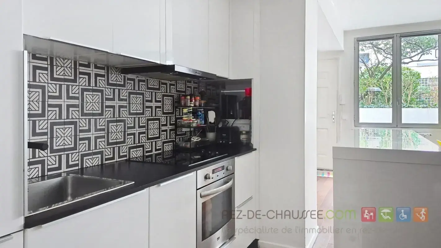 Paris, PAR 75010 -  -  - Interior Photo - Image 1 of 3