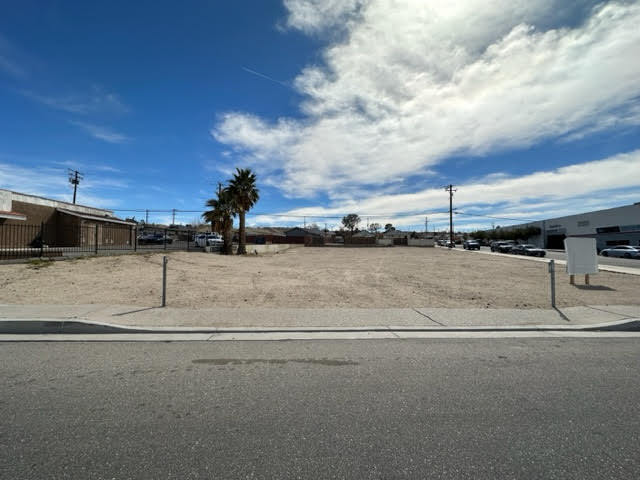 970 W Main St, Barstow, CA for lease Building Photo- Image 1 of 9