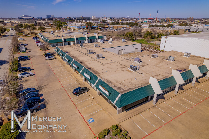 2837-2849 Galleria Dr, Arlington, TX for lease - Building Photo - Image 1 of 4