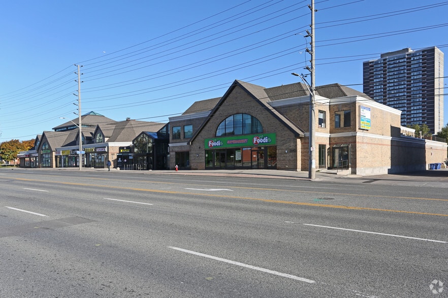3085-3105 Hurontario St, Mississauga, ON for lease - Primary Photo - Image 1 of 8