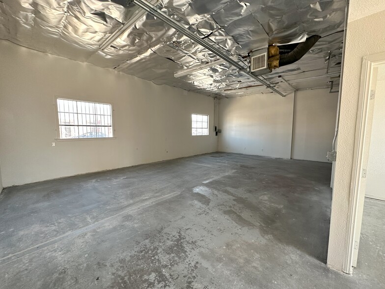 7955 Haskell Ave, Van Nuys, CA for lease - Interior Photo - Image 2 of 5