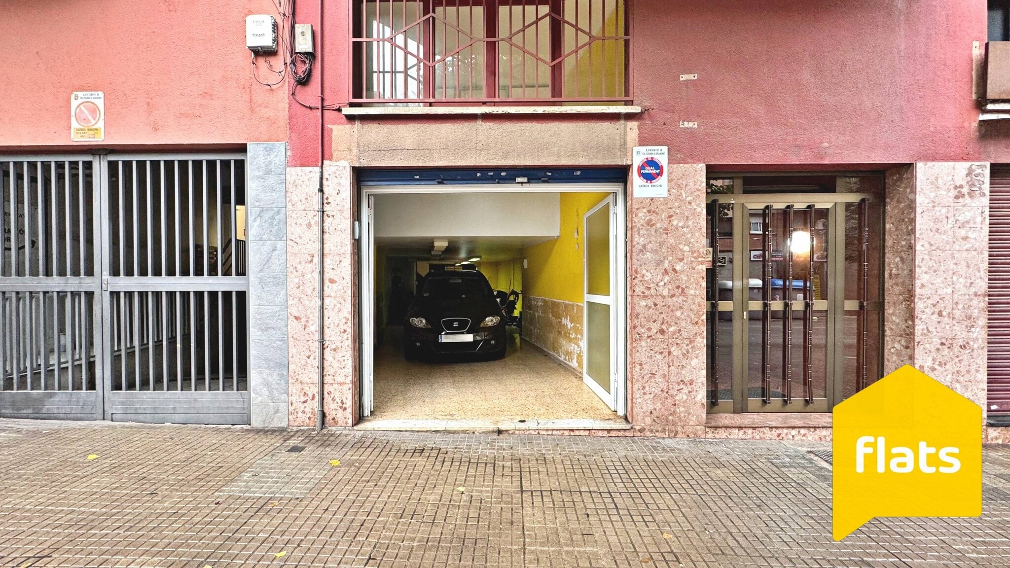 Retail in Santa Coloma de Gramenet, Barcelona for lease Interior Photo- Image 1 of 12