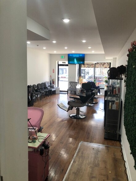 1718 Eastern Ave, Baltimore, MD for sale - Interior Photo - Image 3 of 8