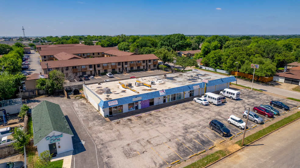 131-145 Sheffield Dr, Fort Worth, TX for lease - Building Photo - Image 3 of 4