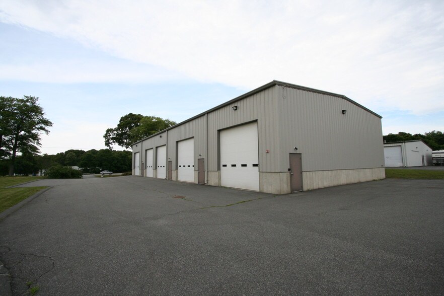 110 Rd, Bristol, RI 02809