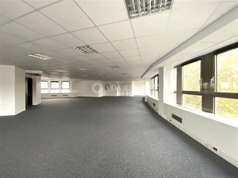 Location Bureaux 49 m² à 1 504 m² - Photo 1