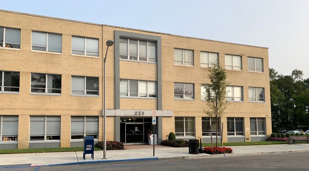 233 7th Garden City Ny 11530 233 7th Street Loopnet Com