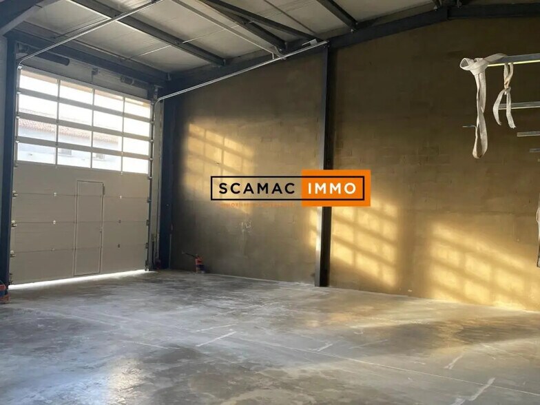 Industrial in La Crau for lease - Interior Photo - Image 2 of 6