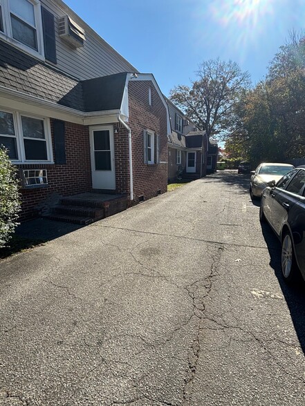 Southside 83 portfolio of 17 properties for sale on LoopNet.com - Building Photo - Image 3 of 32