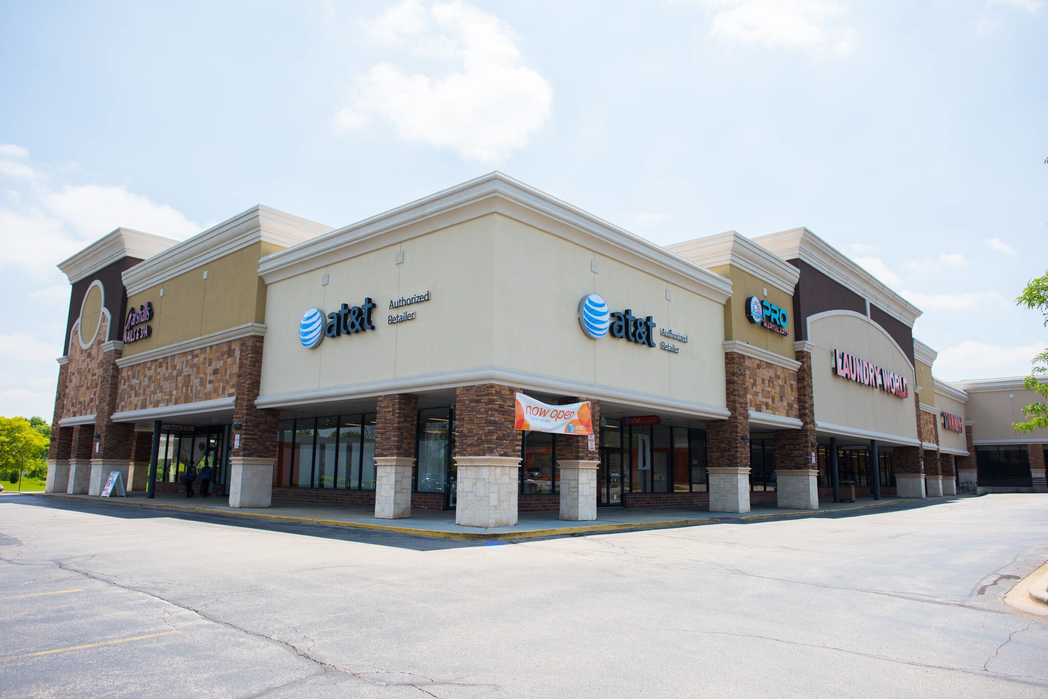 25032599 W Golf Rd, Hoffman Estates, IL 60169 Hoffman Village