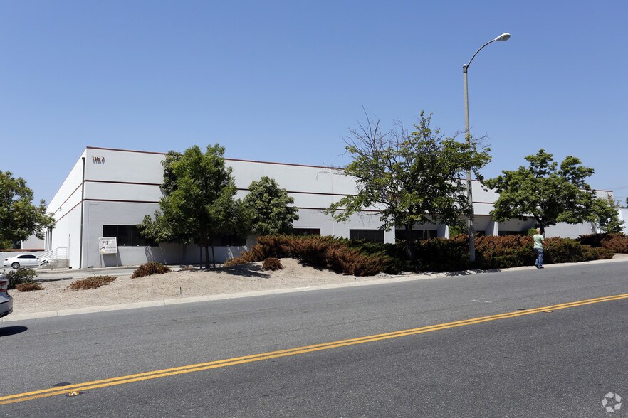 1167 Lawrence Dr, Newbury Park, CA 91320 Industrial Space for Lease