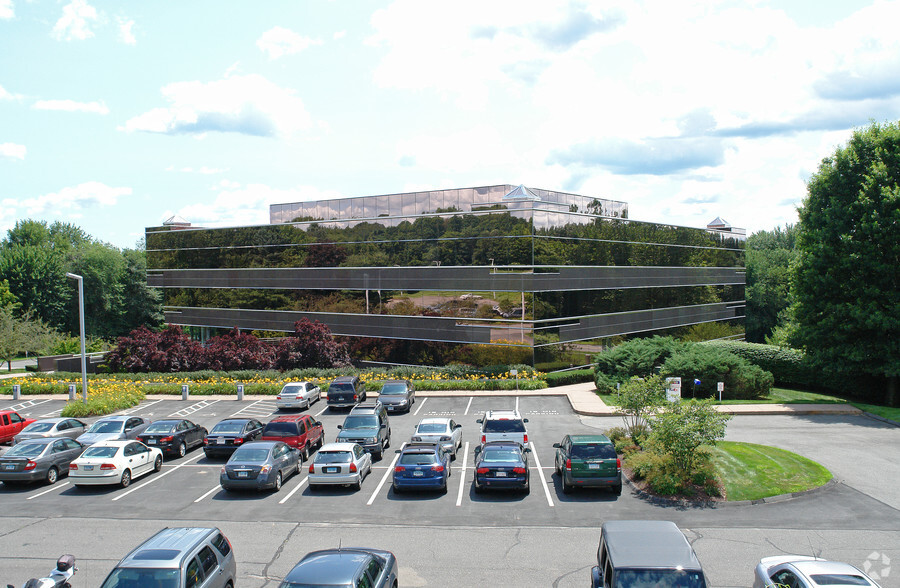 175 Capital Blvd, Rocky Hill, CT for lease - Building Photo - Image 3 of 10