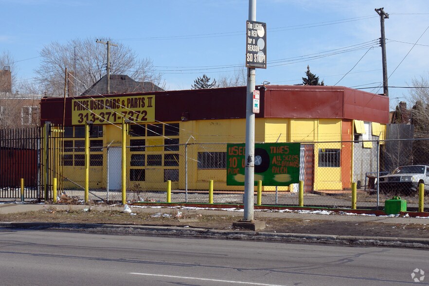 11820 Gratiot Ave, Detroit, MI for sale - Primary Photo - Image 1 of 7