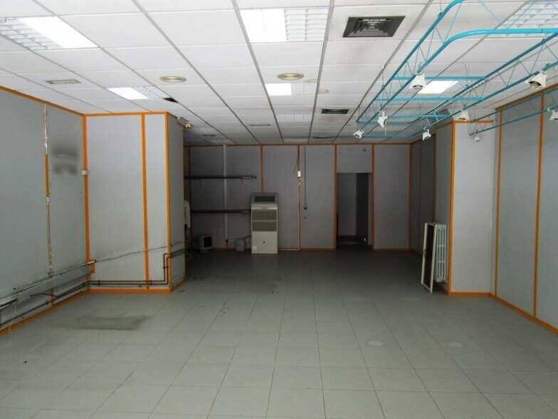 Retail in Salamanca for sale - Building Photo - Image 2 of 10
