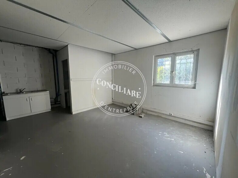 Flex in Colomiers for lease - Building Photo - Image 2 of 5