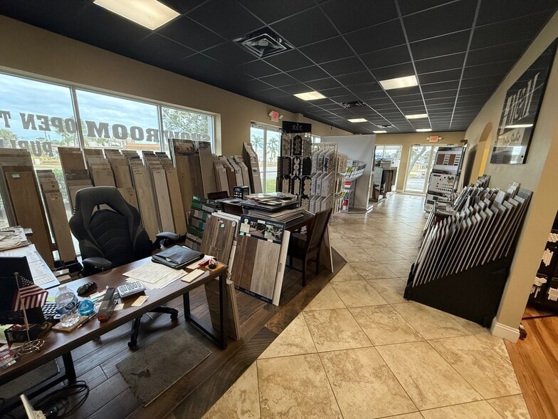 Sale-Lease-Back Plus Adjacent Car Wash portfolio of 2 properties for sale on LoopNet.com - Interior Photo - Image 2 of 12