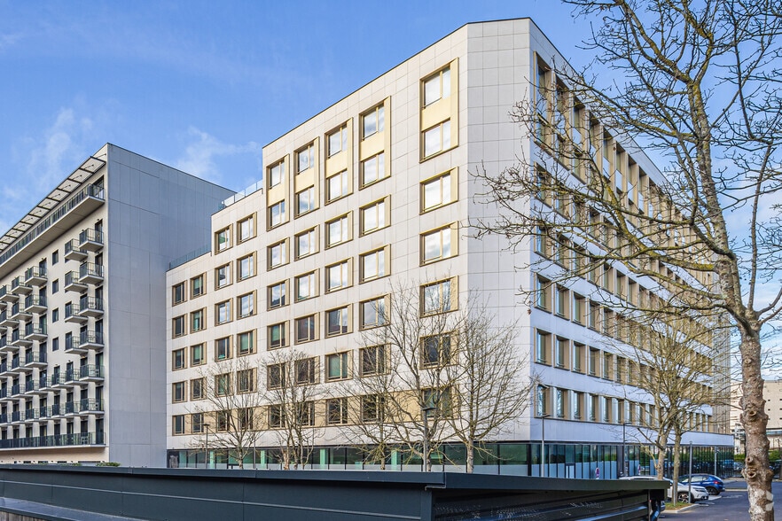 1 Avenue Des Prés, Montigny-le-Bretonneux for lease - Building Photo - Image 3 of 4