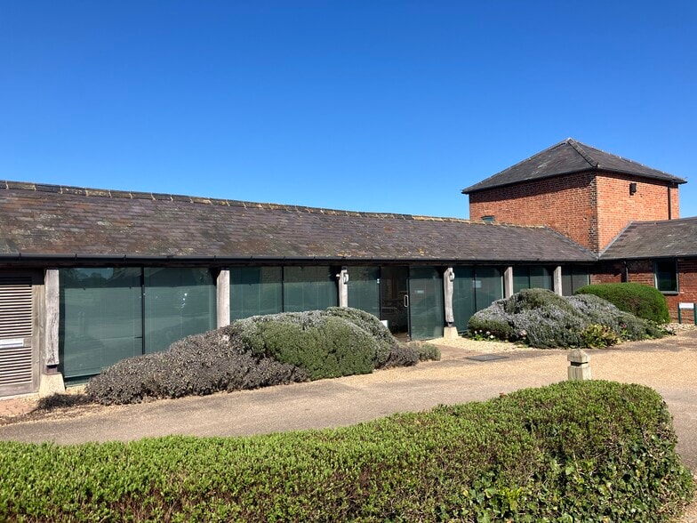 Old Wolverton Rd, Milton Keynes for lease - Building Photo - Image 3 of 11