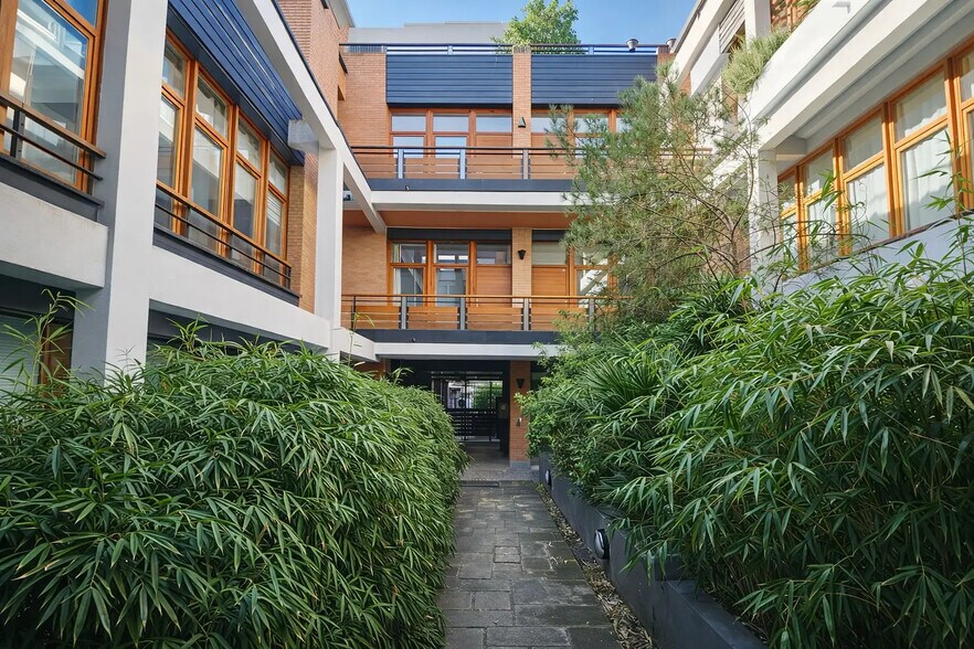 250 Avenue Du Président Wilson, Saint-Denis for sale - Building Photo - Image 1 of 32