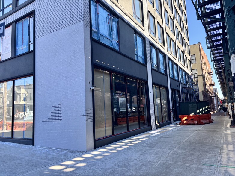 2795 Fulton St, Brooklyn, NY for lease - Building Photo - Image 1 of 5