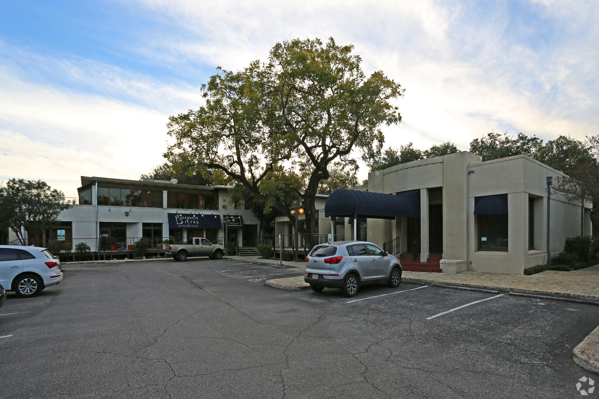 4001-4067 Broadway St, San Antonio, TX for lease Building Photo- Image 1 of 15