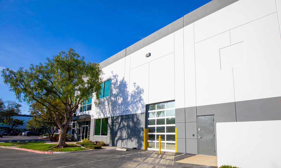 15131 Woodlawn Ave, Tustin, CA for sale - Building Photo - Image 3 of 5