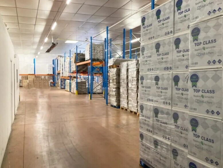 Office in Ingré for lease - Interior Photo - Image 1 of 10