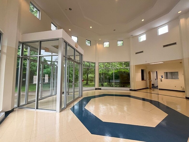 3310 State Route 66, Neptune, NJ for sale - Lobby - Image 2 of 10