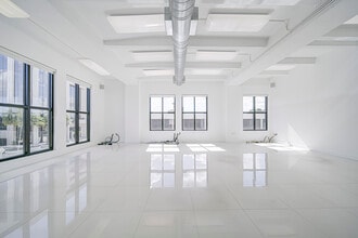 814 Ponce de Leon Blvd, Coral Gables, FL for lease Interior Photo- Image 1 of 3