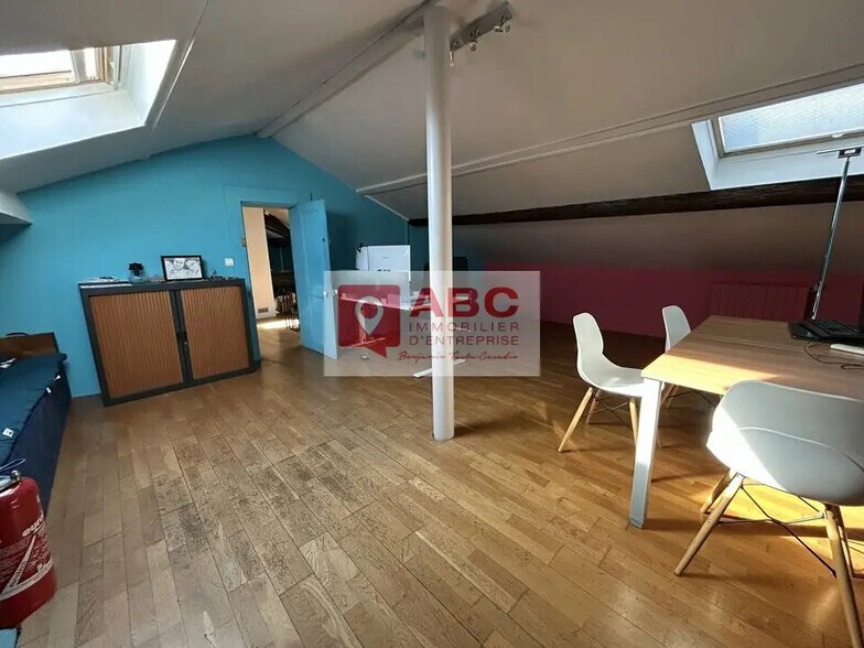 Office in Montpellier for lease - Building Photo - Image 3 of 10