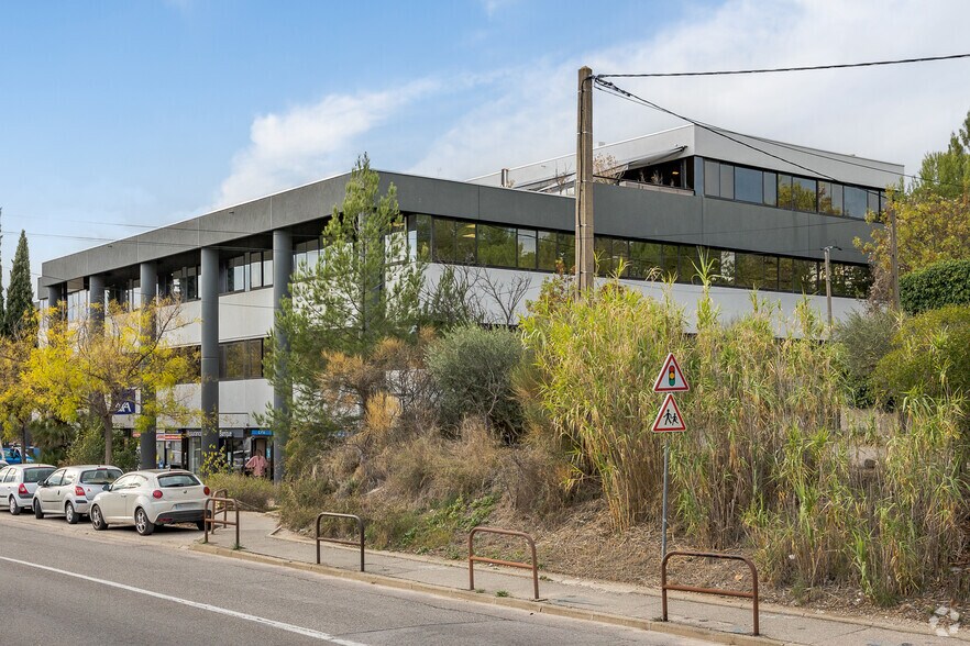 Office in Aix-en-Provence for lease - Building Photo - Image 2 of 5