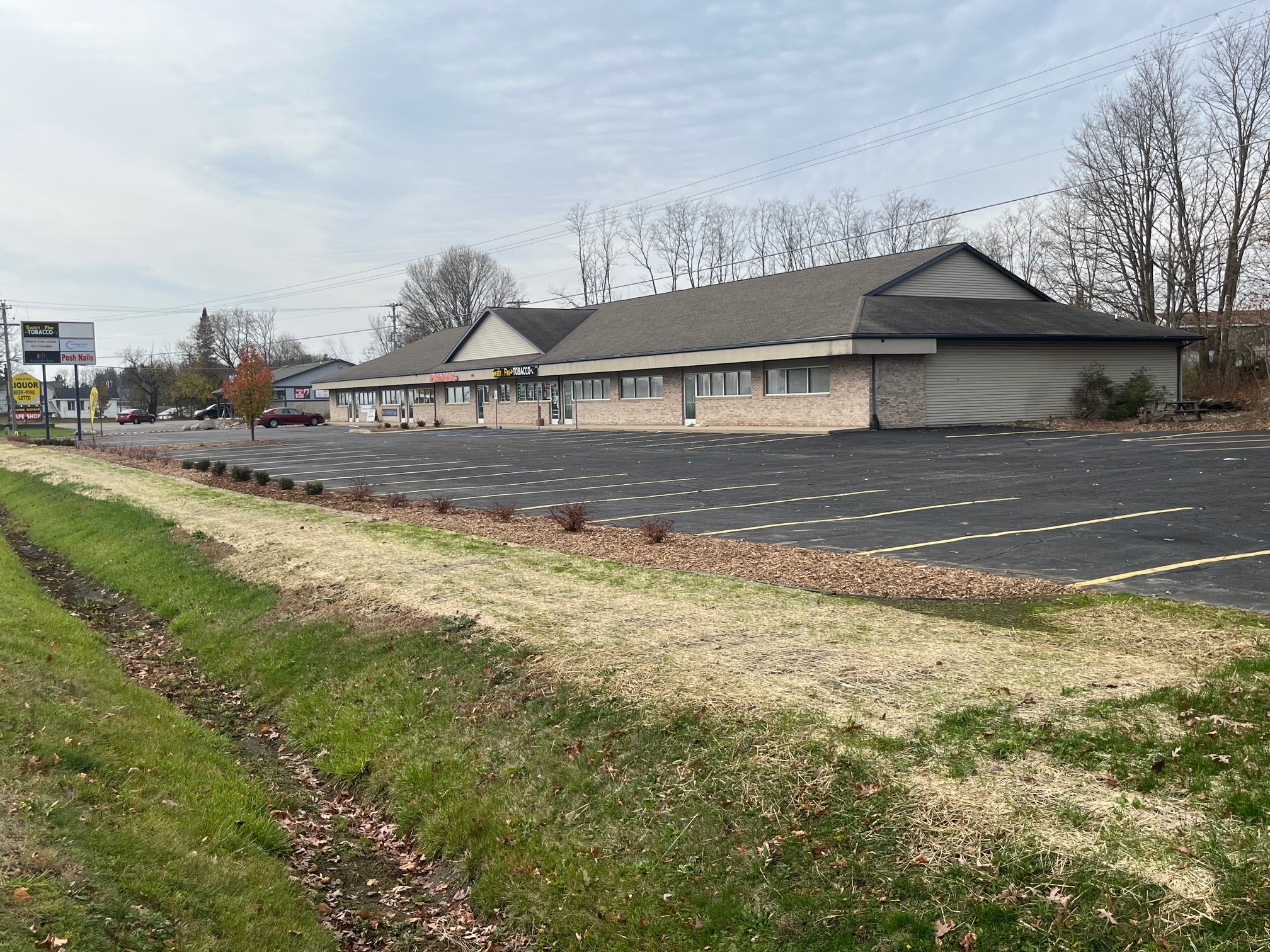 1699 Lansing Rd, Charlotte, MI for lease Building Photo- Image 1 of 5