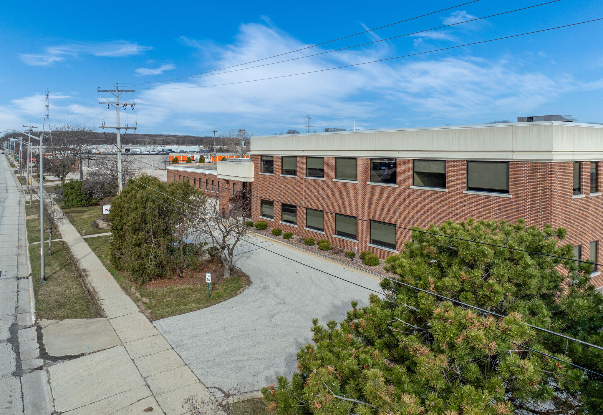 10920 W Lincoln Ave, Milwaukee, WI for lease Building Photo- Image 1 of 19