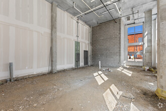 100 E Main St, Lewisville, TX for lease Interior Photo- Image 2 of 2