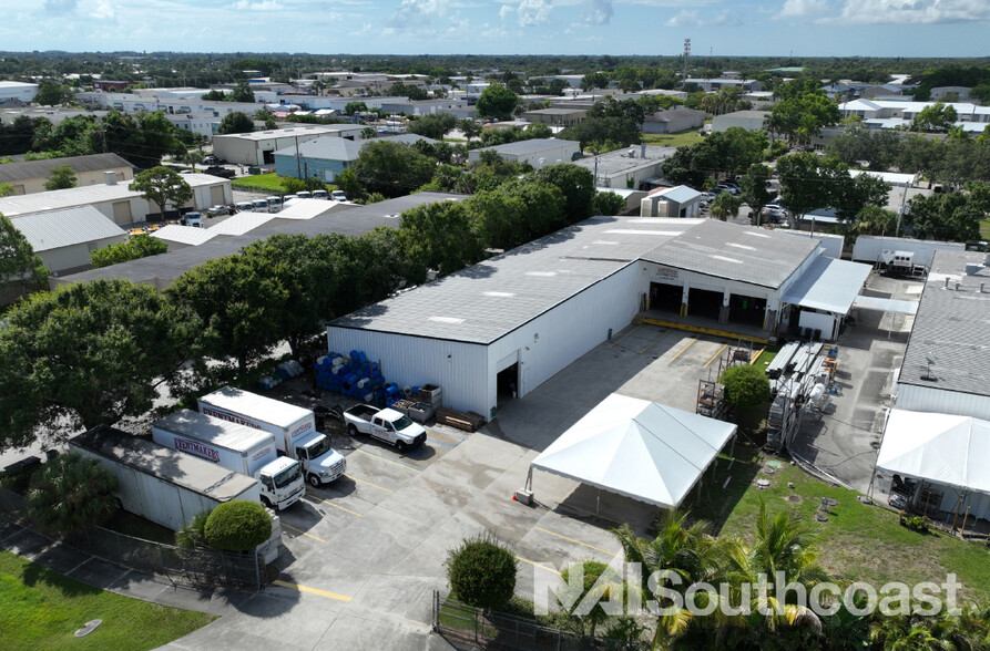 2440 Monroe St, Stuart, FL for sale - Primary Photo - Image 1 of 8