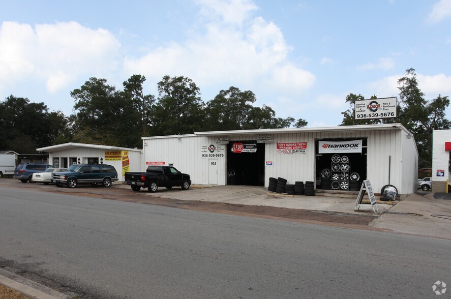 902 Callahan Ave, Conroe, TX for sale - Primary Photo - Image 1 of 1