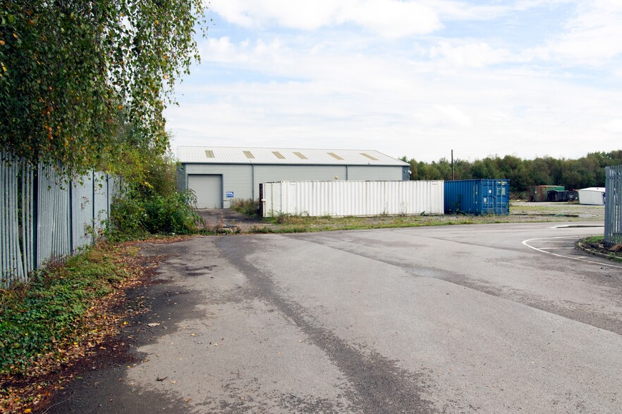 1-4 Factory Rd, Deeside for lease - Building Photo - Image 2 of 4