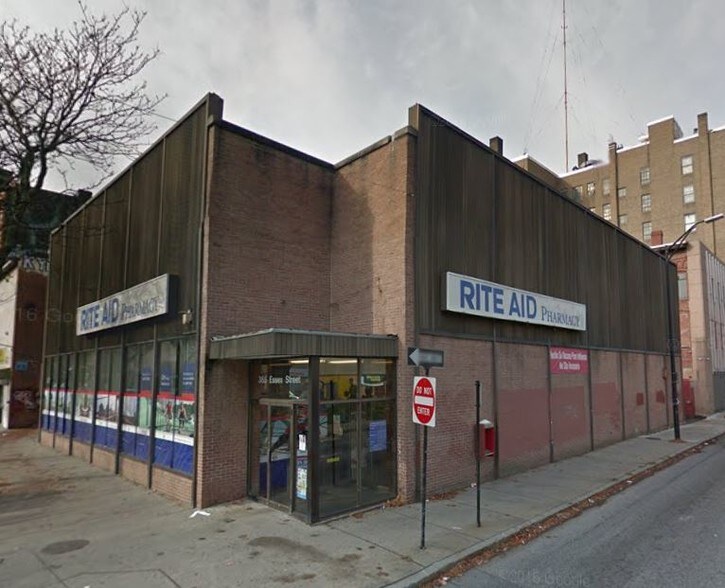 365 Essex St, Lawrence, MA 01840