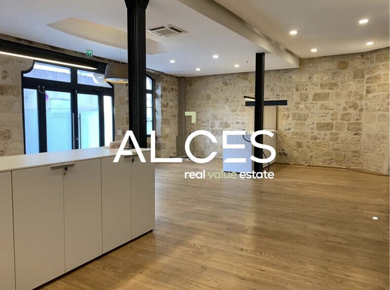 Office in Bordeaux for lease - Interior Photo - Image 2 of 2