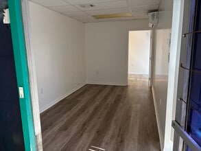 21044 Sherman Way, Canoga Park, CA for lease Interior Photo- Image 1 of 6